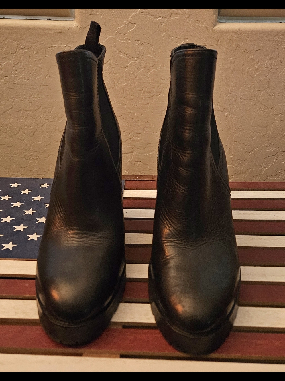 Michael Kors  Black Leather Wedge Heel Boots — Sleek Pull-On Ankle Boot Sz 6M